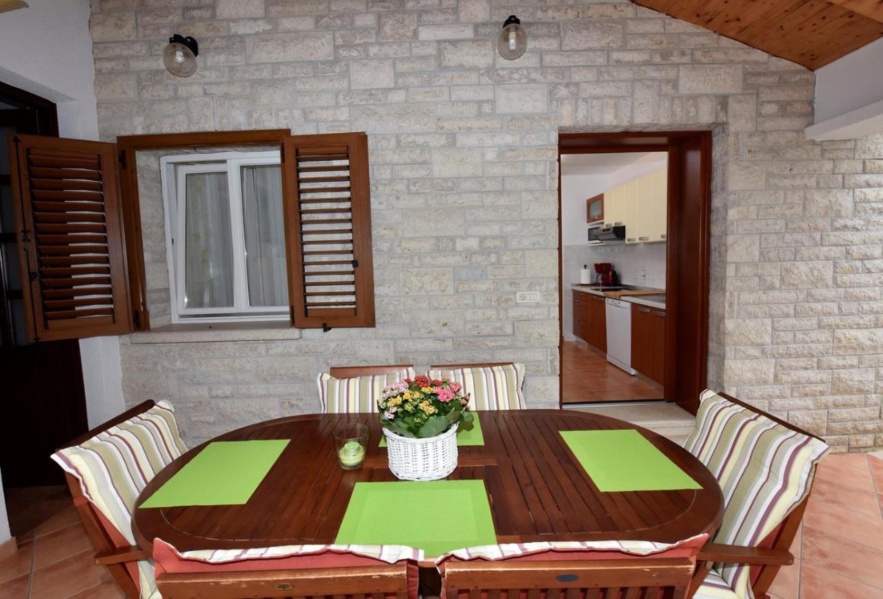Apartments Lavizatic Poreč Buitenkant foto