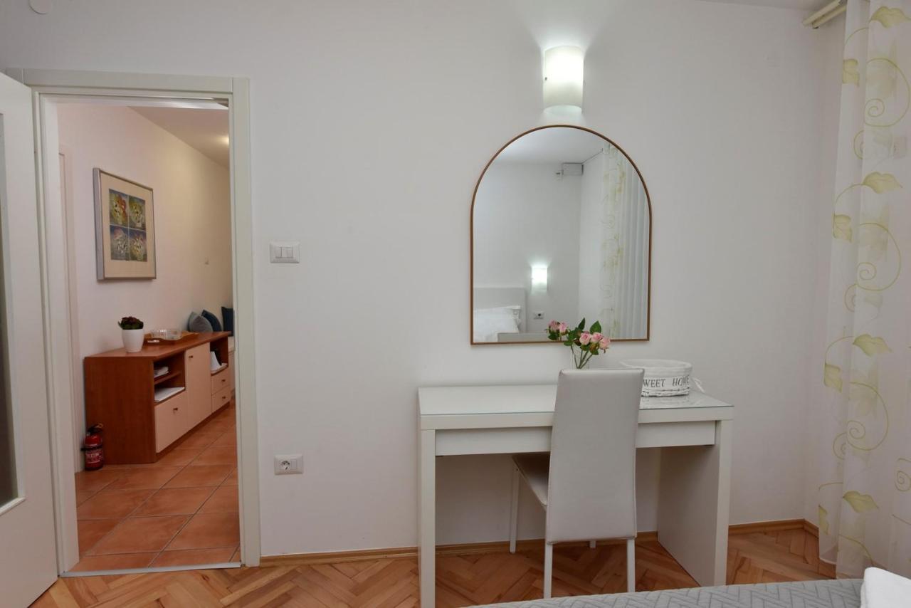 Apartments Lavizatic Poreč Buitenkant foto